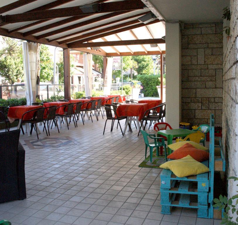 Hotel Goldene Rose Rímini Exterior foto